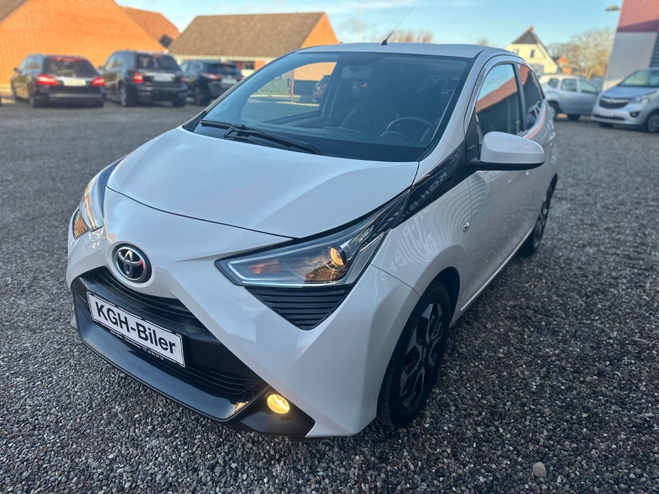 Toyota Aygo 1,0 VVT-i x-press x-shift 5d