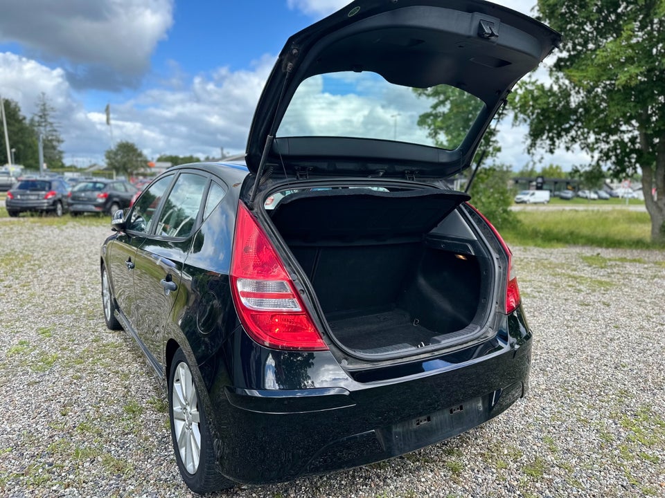 Hyundai i30 1,4 CVVT Comfort 5d