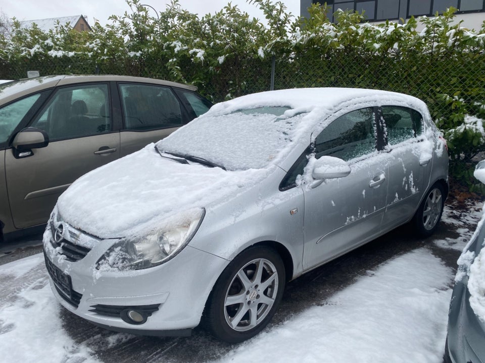 Opel Corsa 1,4 16V Sport 5d