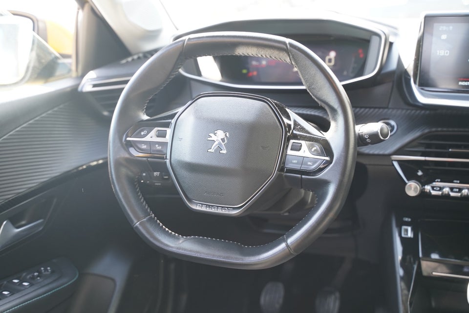 Peugeot 208 1,2 PureTech 100 Allure 5d