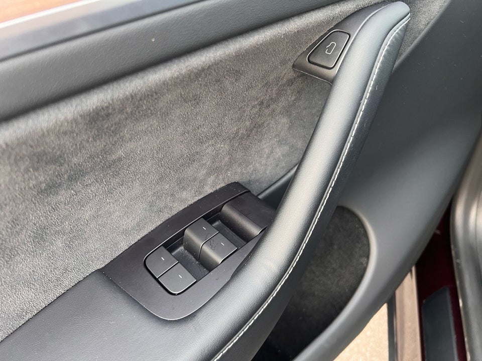 Tesla Model Y Performance AWD 5d