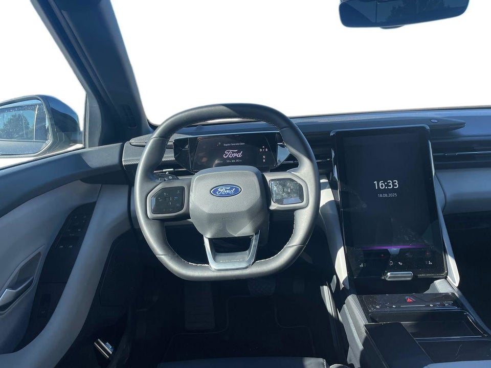 Ford Explorer 82 Premium Extended Range 5d