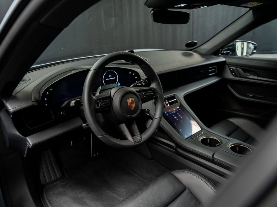 Porsche Taycan Performance+ Black Edition 4d