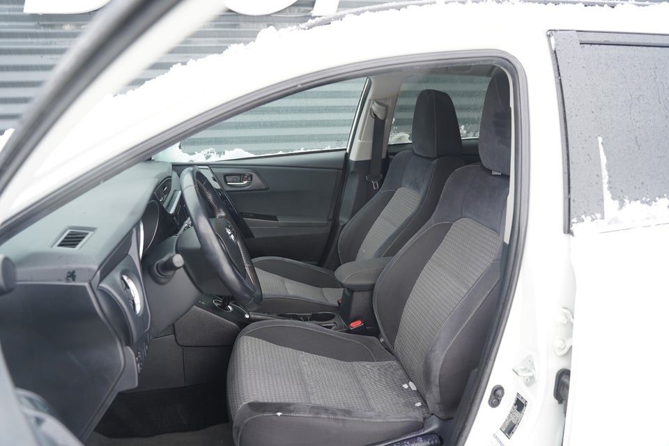 Toyota Auris 1,8 Hybrid H2 Style Touring Sports CVT 5d