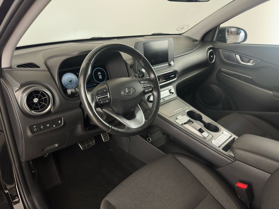 Hyundai Kona 64 EV Essential 5d