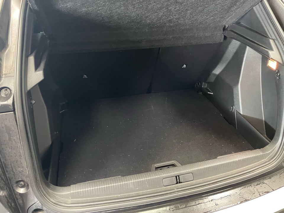 Peugeot 2008 1,2 PureTech 130 Sportium 5d