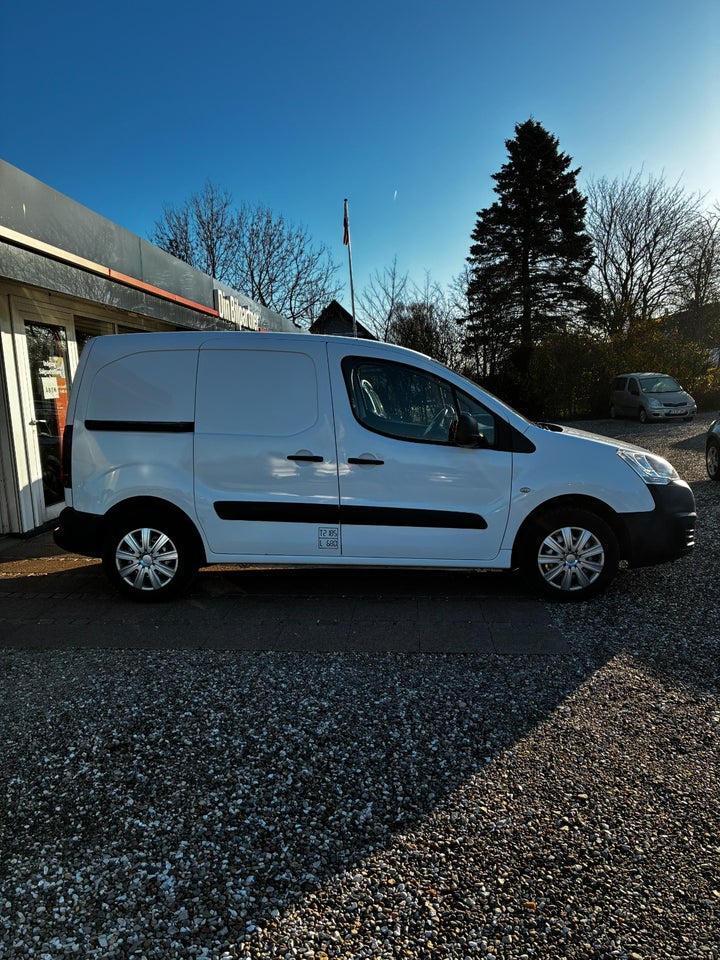 Peugeot Partner 1,6 BlueHDi 100 L1 ESG Flex Van 5d