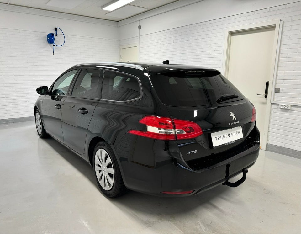 Peugeot 308 1,6 BlueHDi 120 Style SW 5d