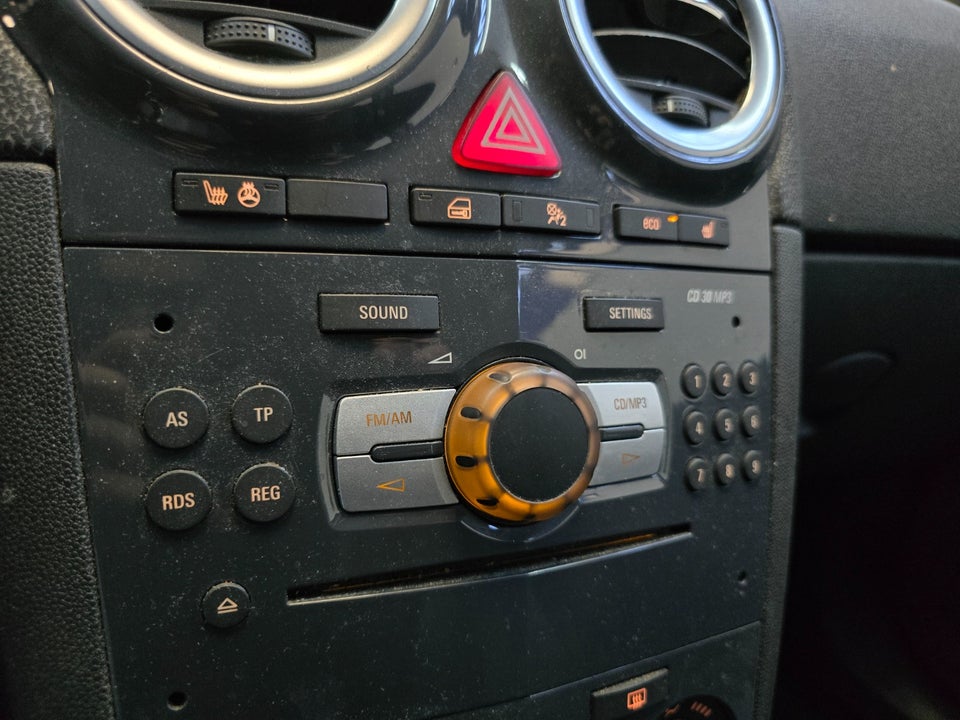 Opel Corsa 1,2 16V Cosmo 5d