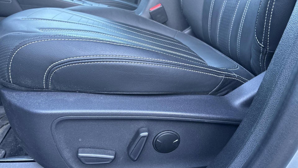 Ford Kuga 2,5 PHEV Vignale CVT 5d