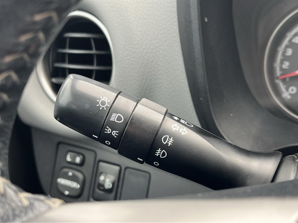 Toyota Yaris 1,0 VVT-i T2 5d