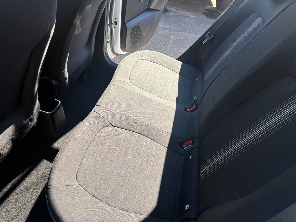 Hyundai i10 1,0 MPi Essential 5d
