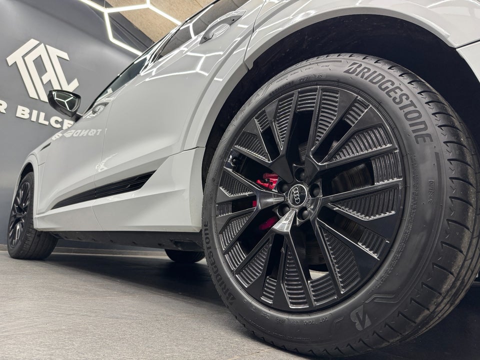 Audi Q8 e-tron 55 S-line Black Style quattro 5d