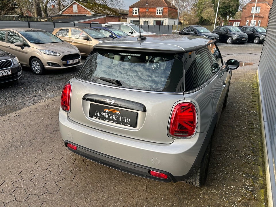 MINI Cooper SE Essential 3d