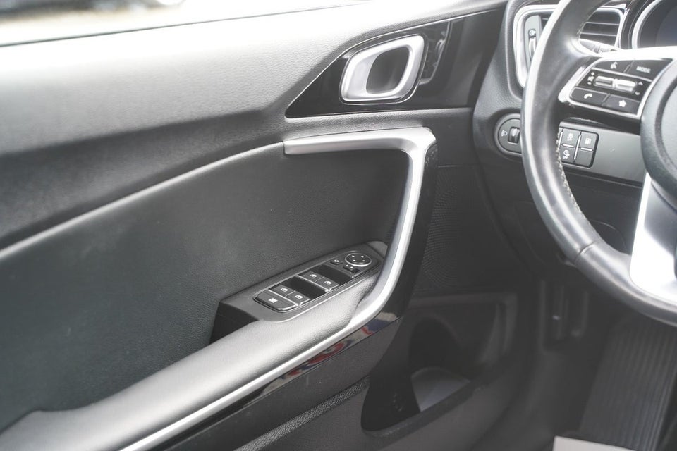 Kia Ceed 1,6 PHEV Prestige SW DCT 5d