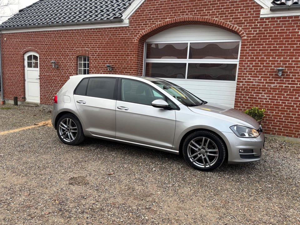 VW Golf VII 1,6 TDi 105 Comfortline DSG BMT 5d