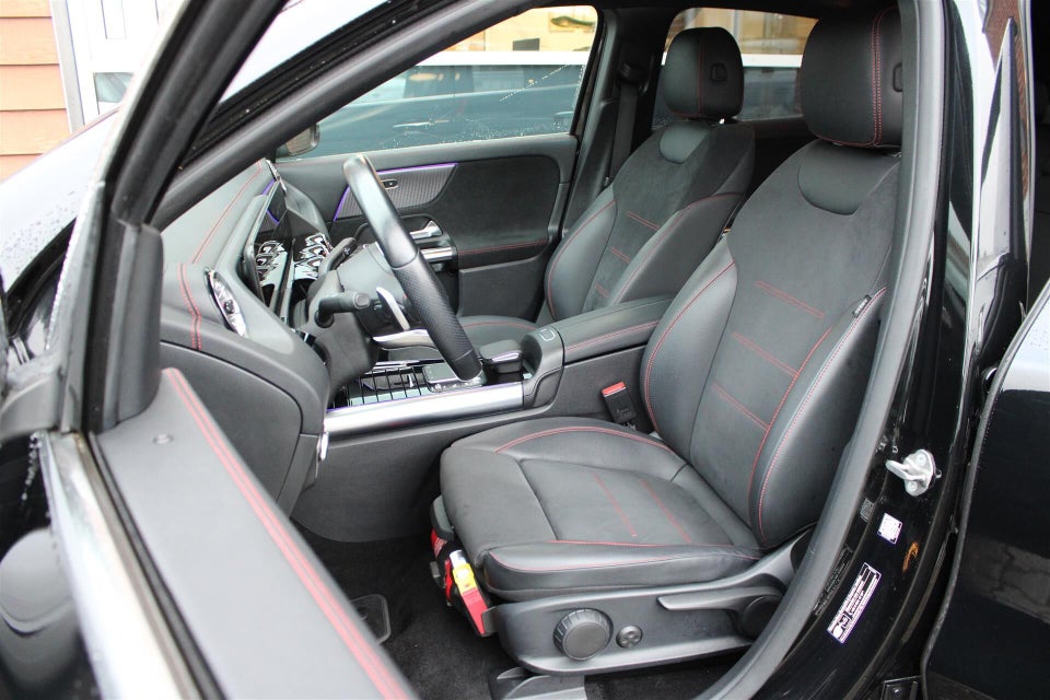 Mercedes EQA300 AMG Line 4Matic 5d