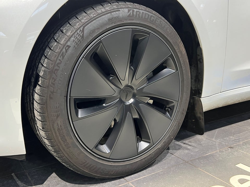 Tesla Model 3 RWD 4d