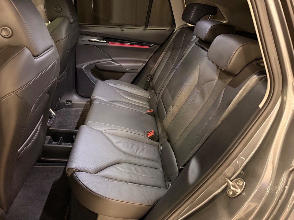 Skoda Enyaq 80 iV Suite 5d