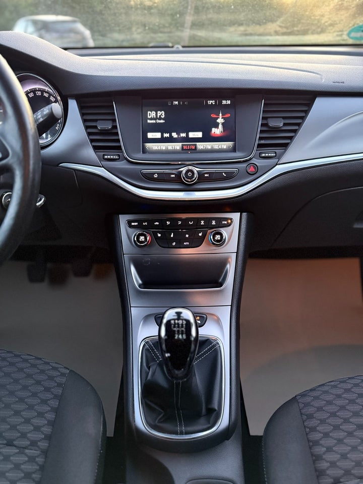 Opel Astra 1,4 T 150 Enjoy 5d