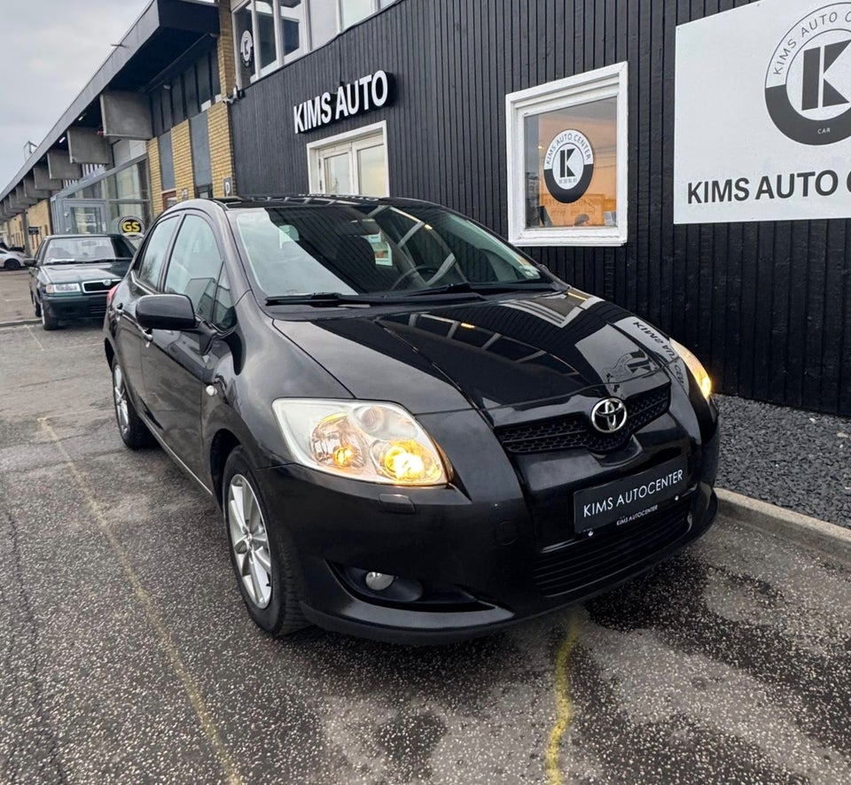 Toyota Auris 1,3 T2 5d