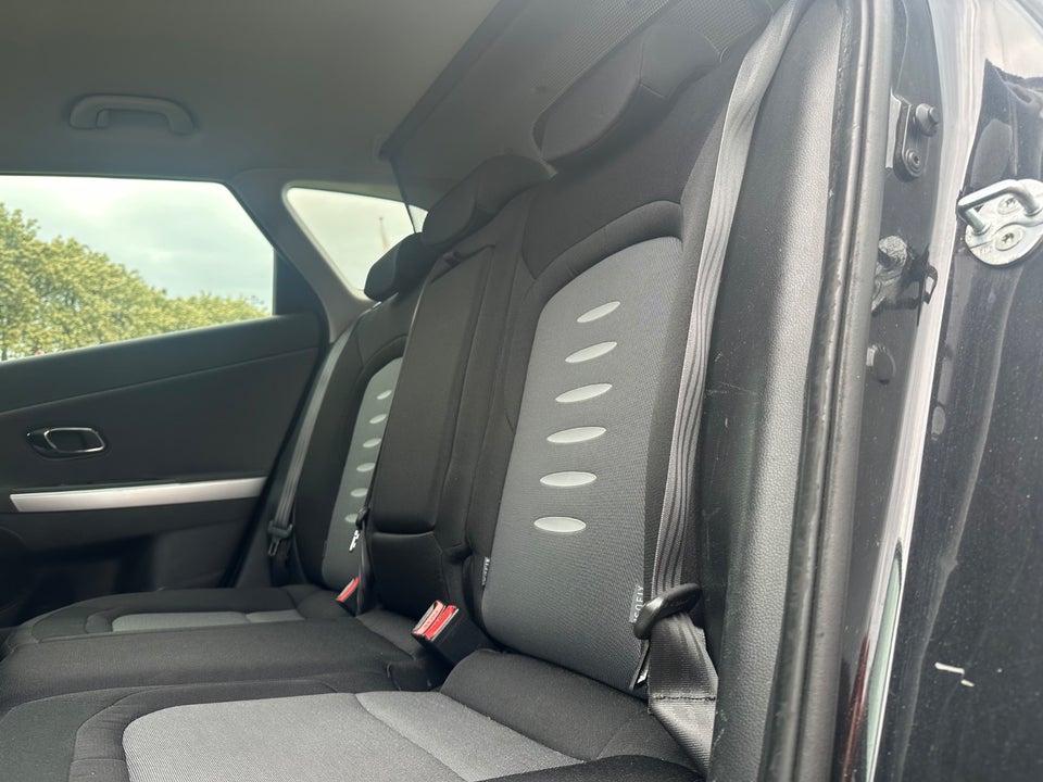 Kia Ceed 1,6 CRDi 128 Premium 5d