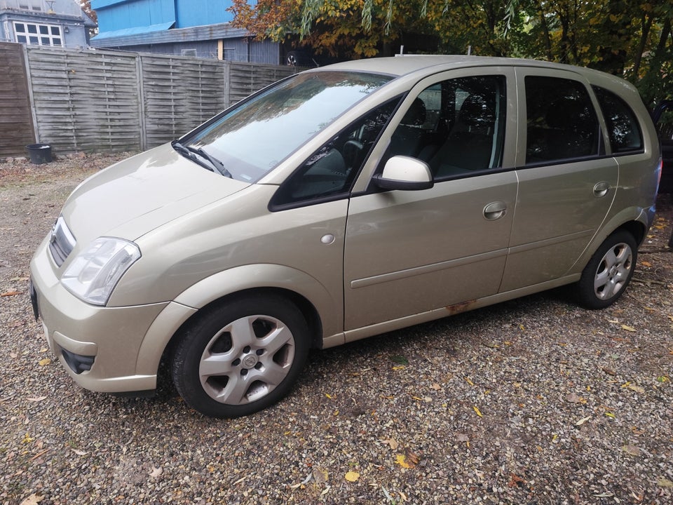 Opel Meriva 1,6 16V Essentia Easytr. 5d