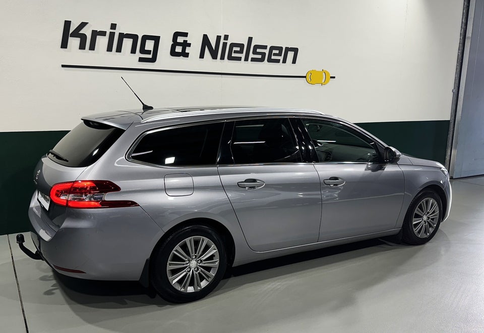 Peugeot 308 1,5 BlueHDi 130 Prestige SW 5d