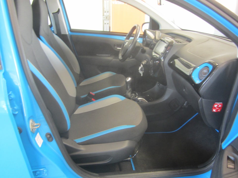 Toyota Aygo 1,0 VVT-i x-wave 5d