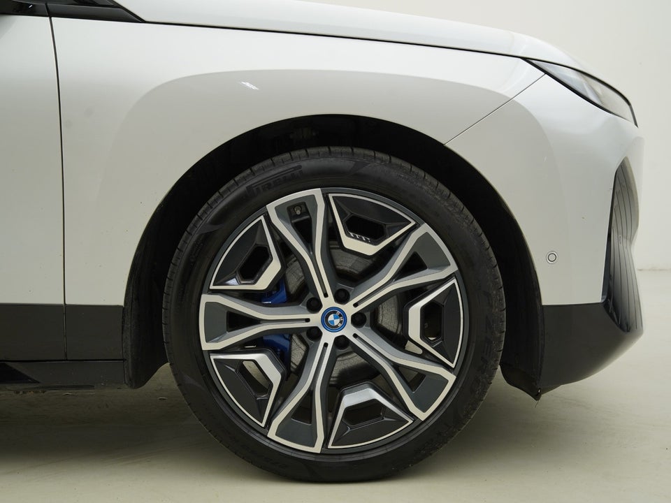 BMW iX xDrive40 Fully Charged M-Sport 5d