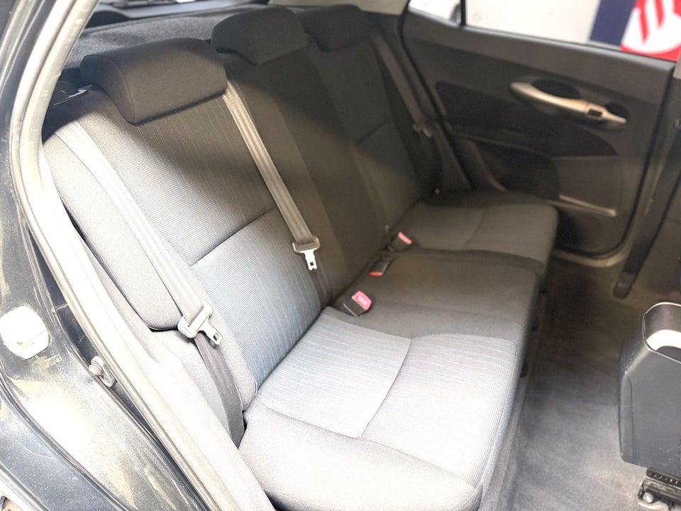 Toyota Auris 1,6 Luna 5d