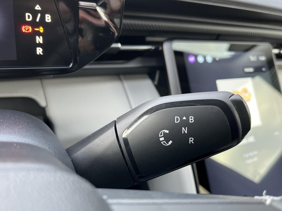 Ford Explorer 82 Premium Extended Range 5d