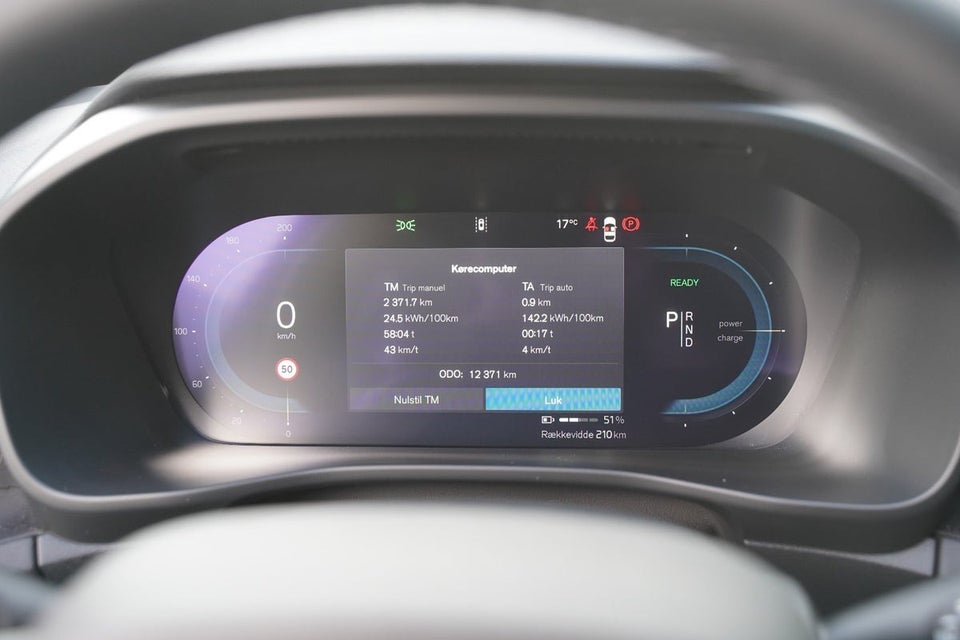 Volvo EX40 Twin Performance Plus 5d