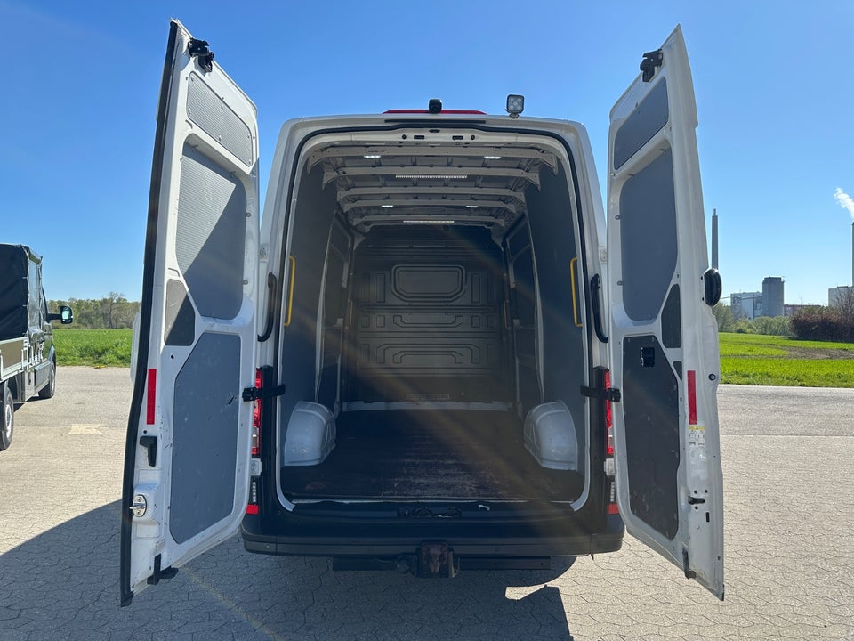 VW Crafter 30 2,0 TDi 140 Kassevogn L3H2