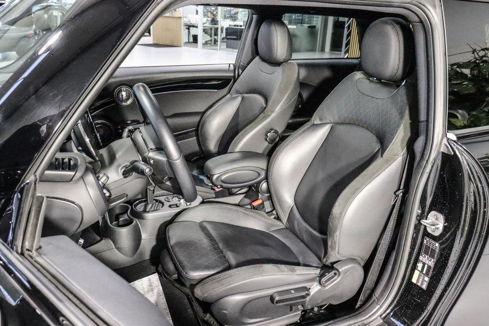 MINI Cooper SE Maximise 3d