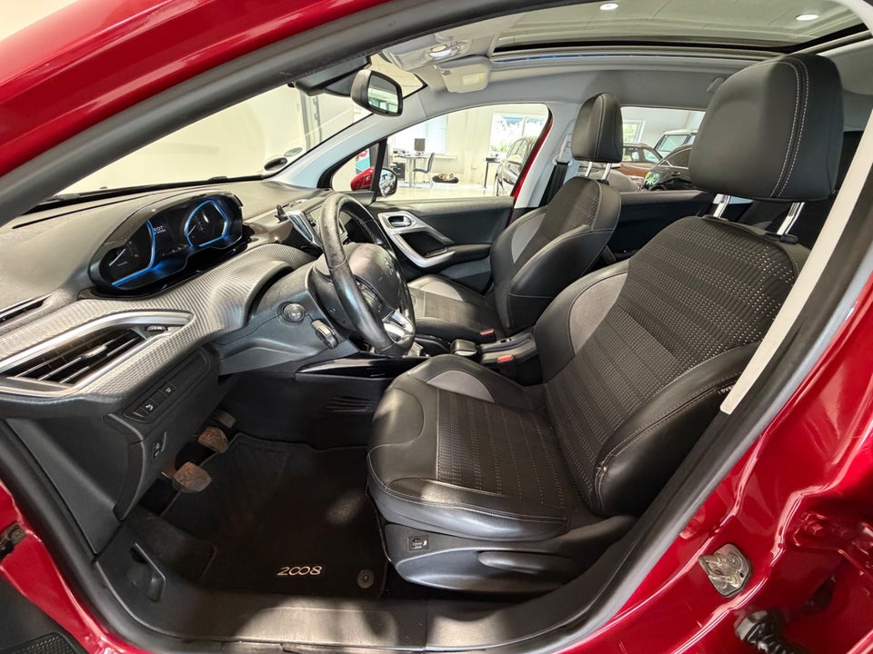 Peugeot 2008 1,5 BlueHDi 100 Prestige Sky 5d