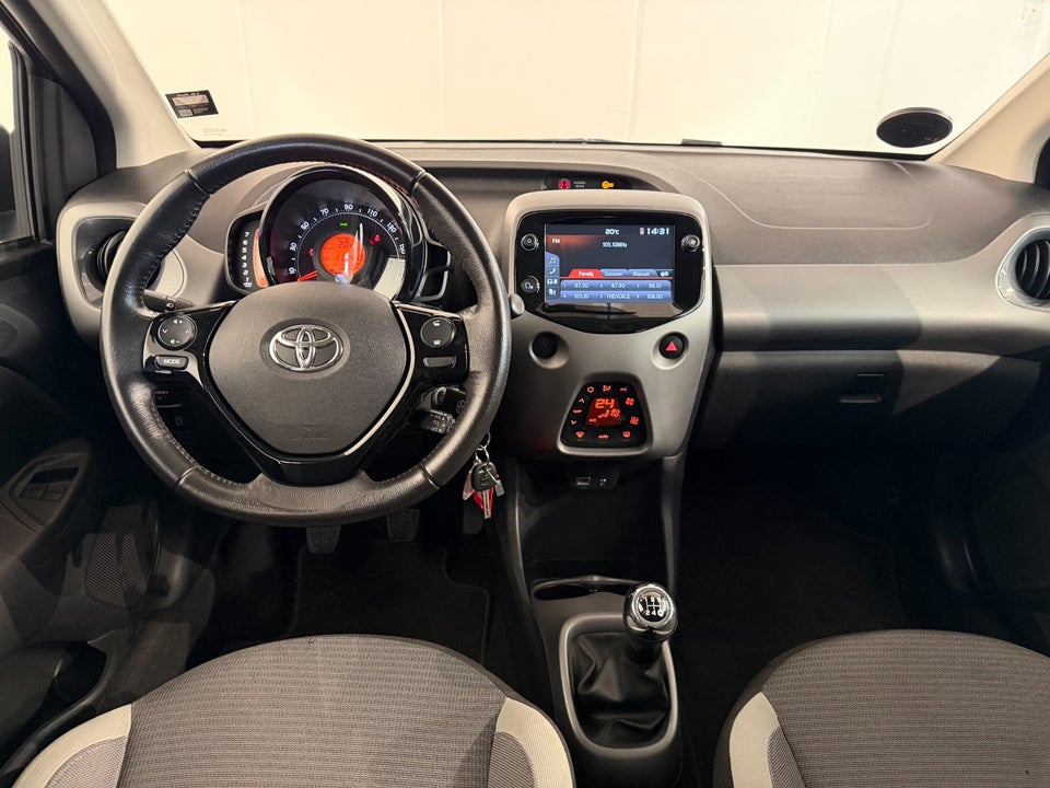 Toyota Aygo 1,0 VVT-i x-press 5d