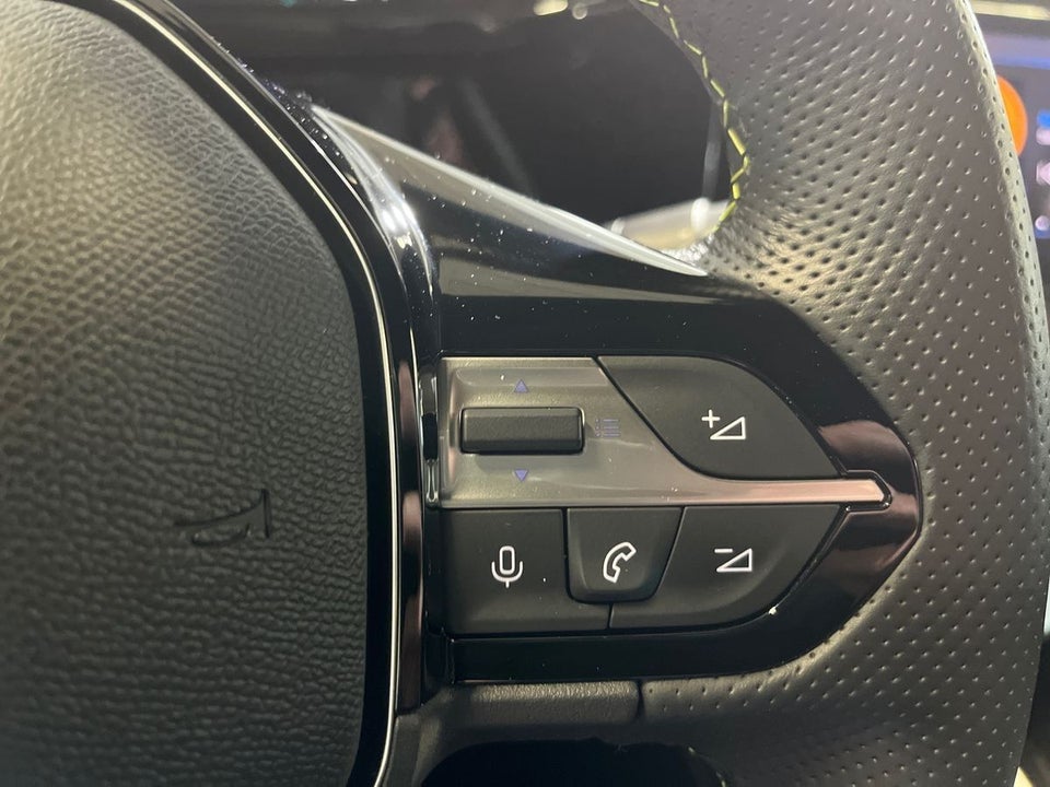 Peugeot e-308 54 GT 5d