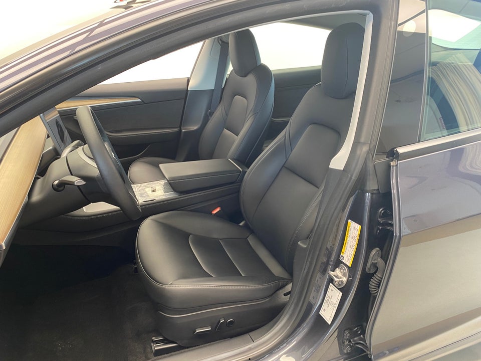 Tesla Model 3 Long Range AWD 4d