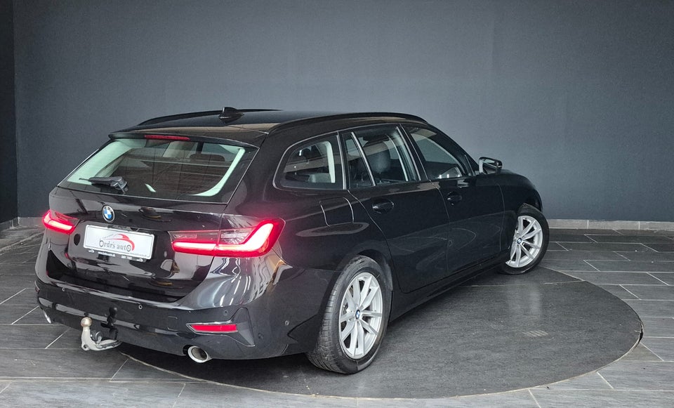 BMW 320d 2,0 Touring Connected aut. 5d