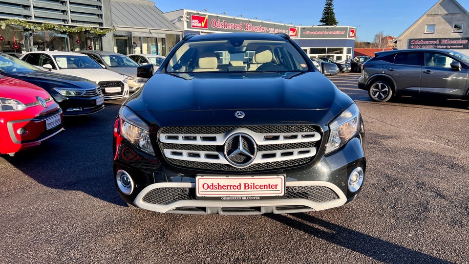 Mercedes GLA200 1,6  5d