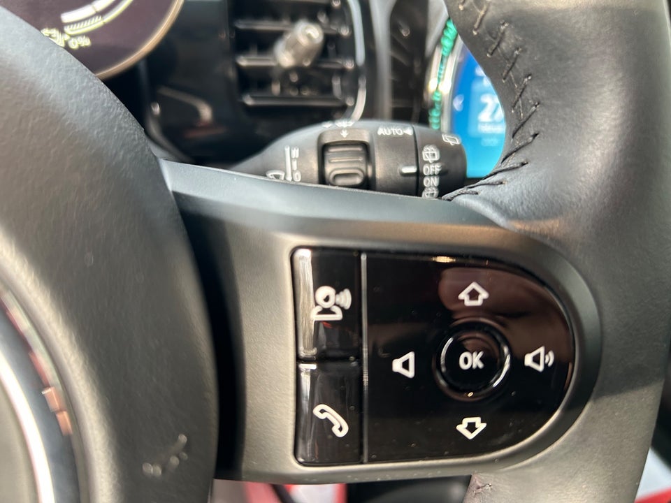 MINI Cooper SE Essential 3d