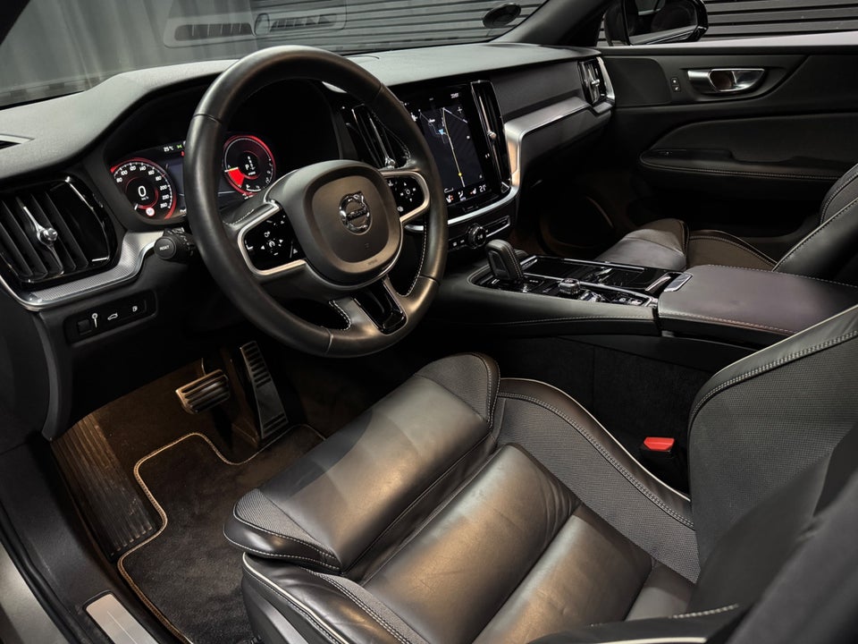 Volvo V60 2,0 T6 ReCharge R-Design aut. AWD 5d