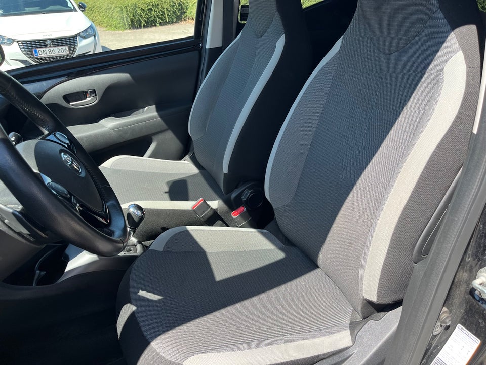 Toyota Aygo 1,0 VVT-i x-press x-shift 5d
