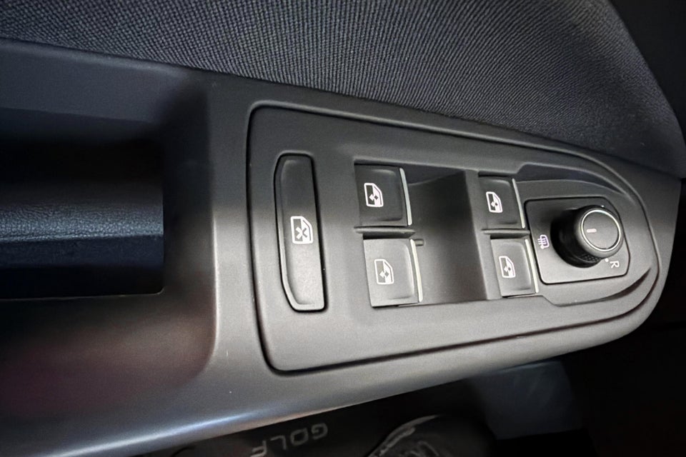 VW Golf VIII 1,5 eTSi 130 Life Variant DSG 5d