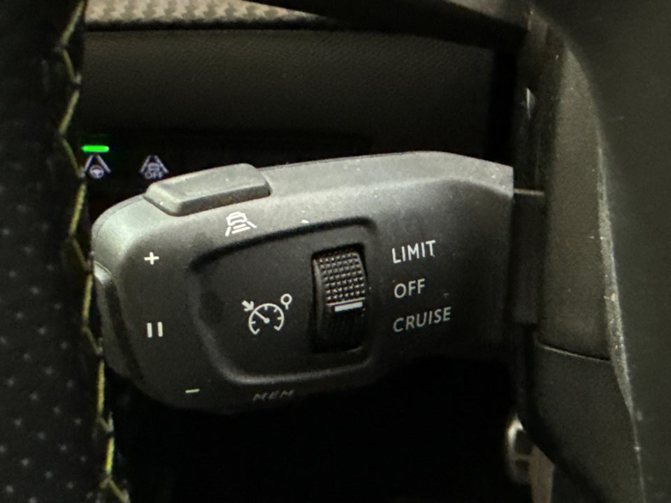 Peugeot e-2008 50 GT 5d