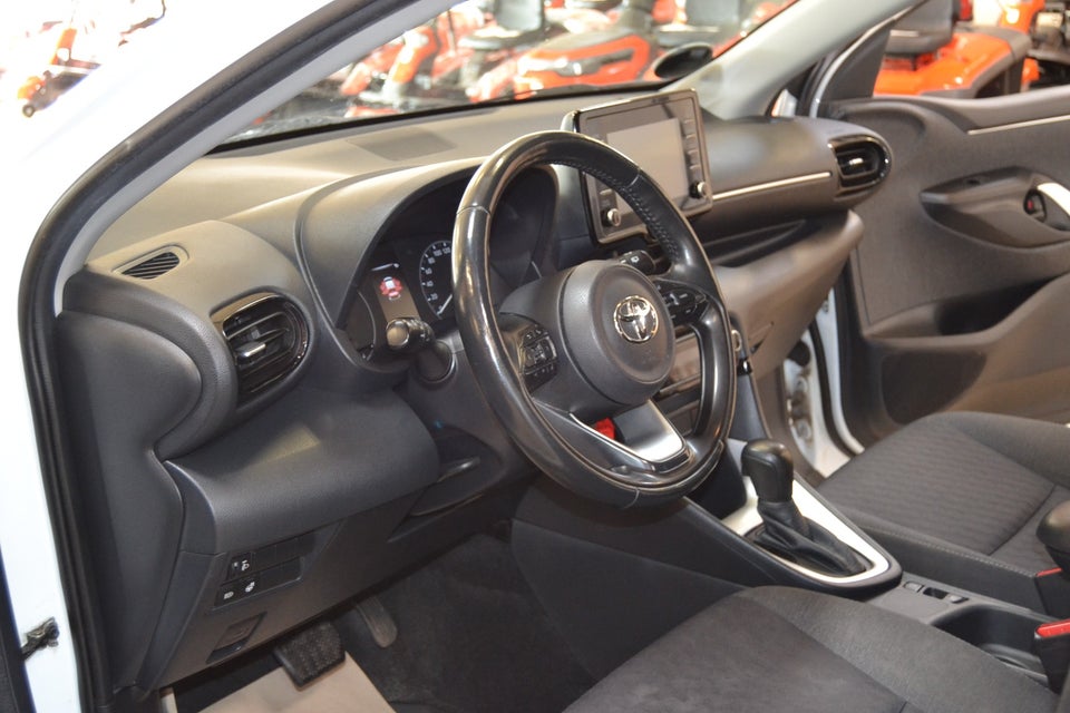 Toyota Yaris 1,5 Hybrid H3 Vision e-CVT 5d