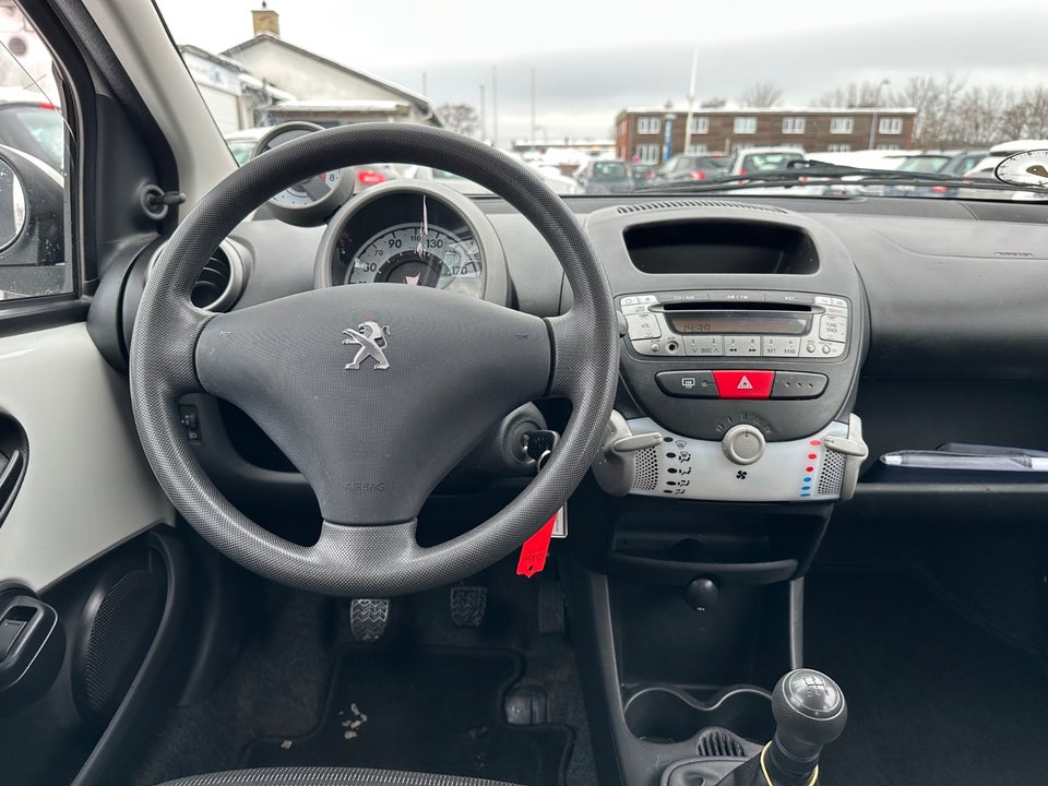 Peugeot 107 1,0 Motion White 5d