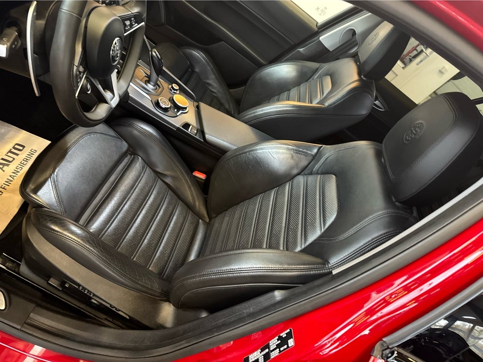 Alfa Romeo Giulia 2,0 T 280 Veloce aut. Q4 4d