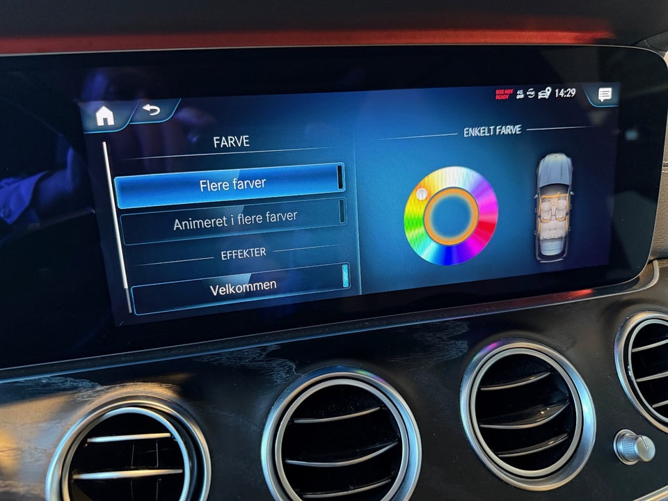 Mercedes E300 de 2,0 AMG Line stc. aut. 4Matic 5d